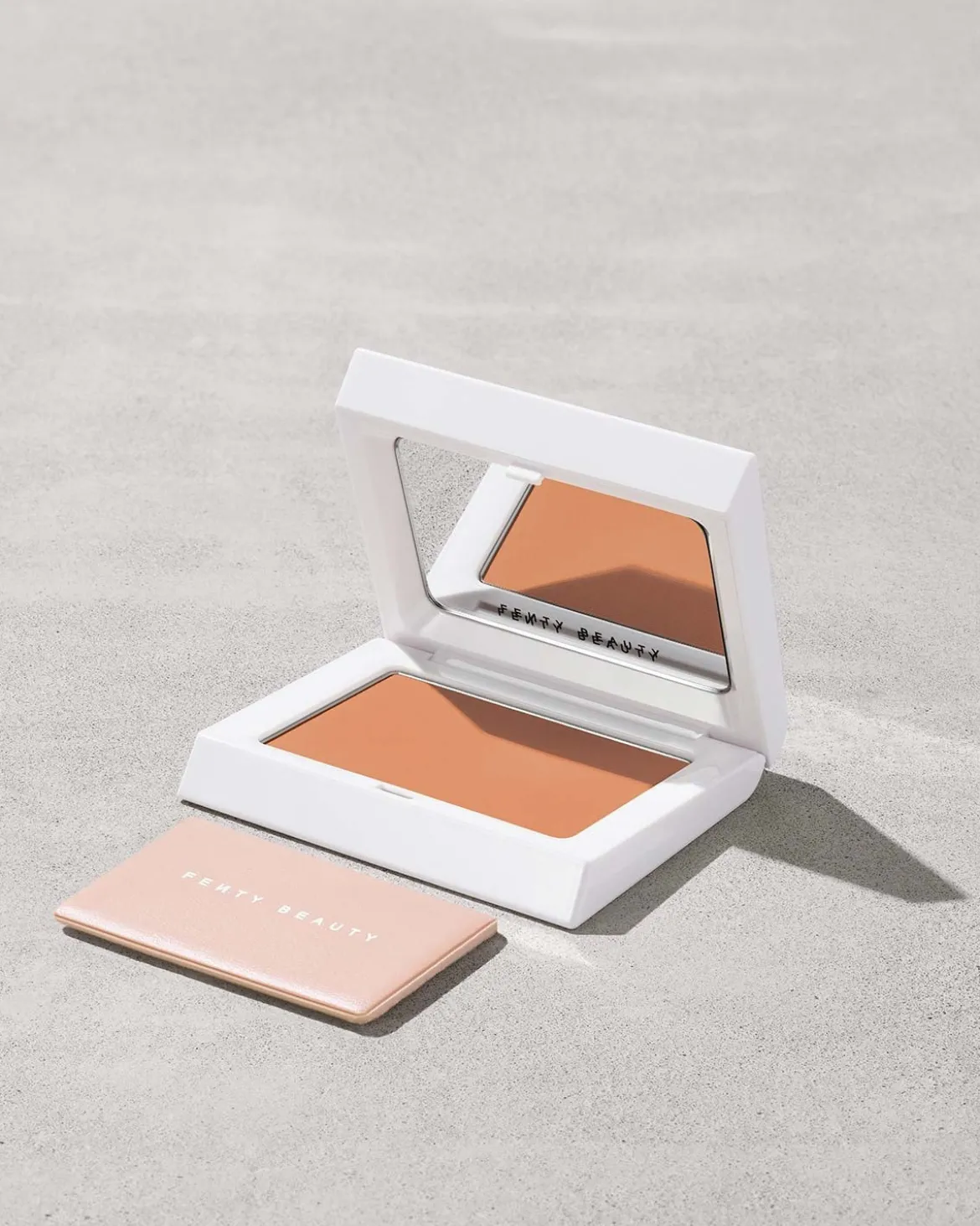 Bright Fix Instant Brightening + Blurring Powder