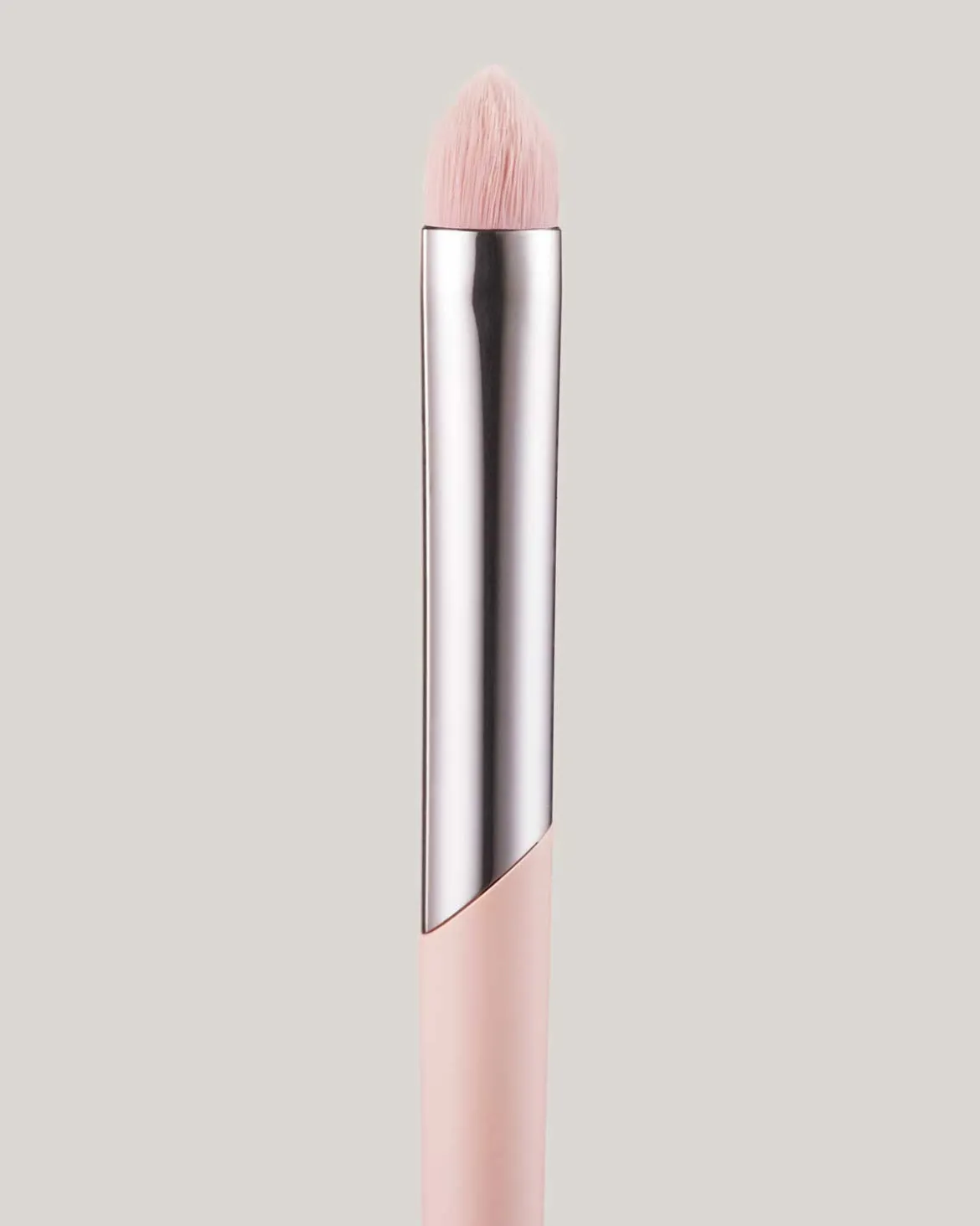 Precise Definition Eyeshadow Brush 220