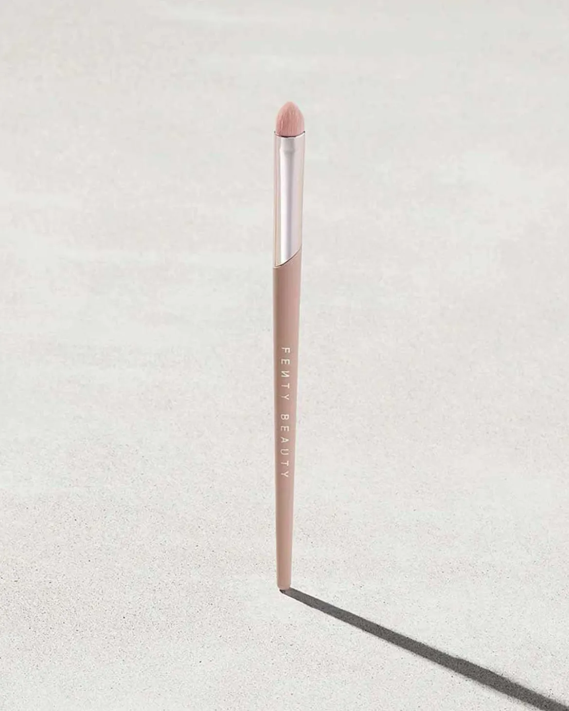 Precise Definition Eyeshadow Brush 220